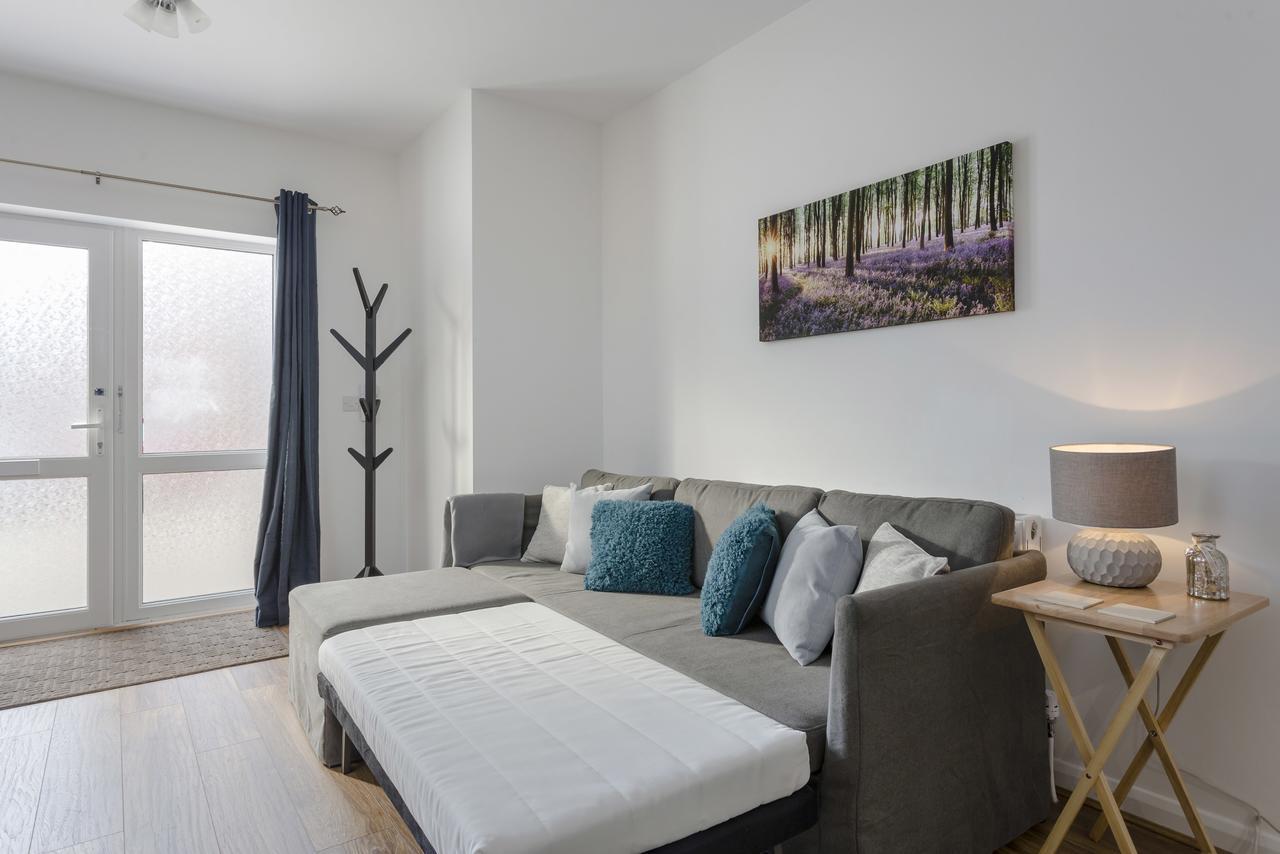 1 Bed Apt Sleeps 4 卢顿 外观 照片